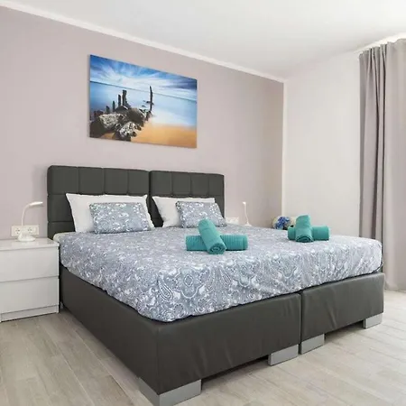 Dina Comfortable Вилла Лабин